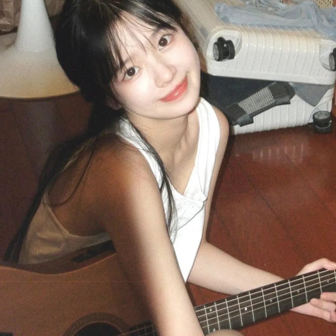 蒙娜丽莎与血月亮